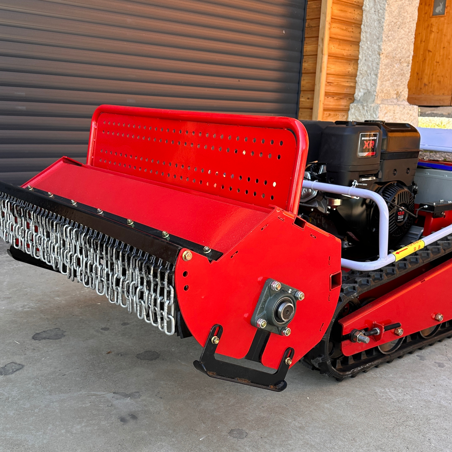 Tondeuse Débroussailleuse à Chenilles Télécommandée Hybride – ROKAVADOR