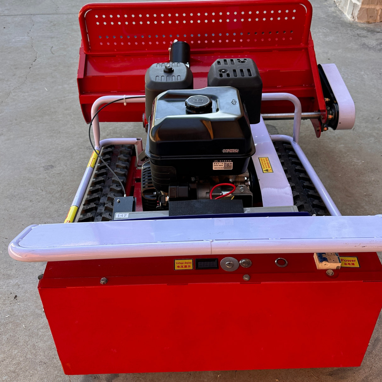 Tondeuse Débroussailleuse à Chenilles Télécommandée Hybride – ROKAVADOR