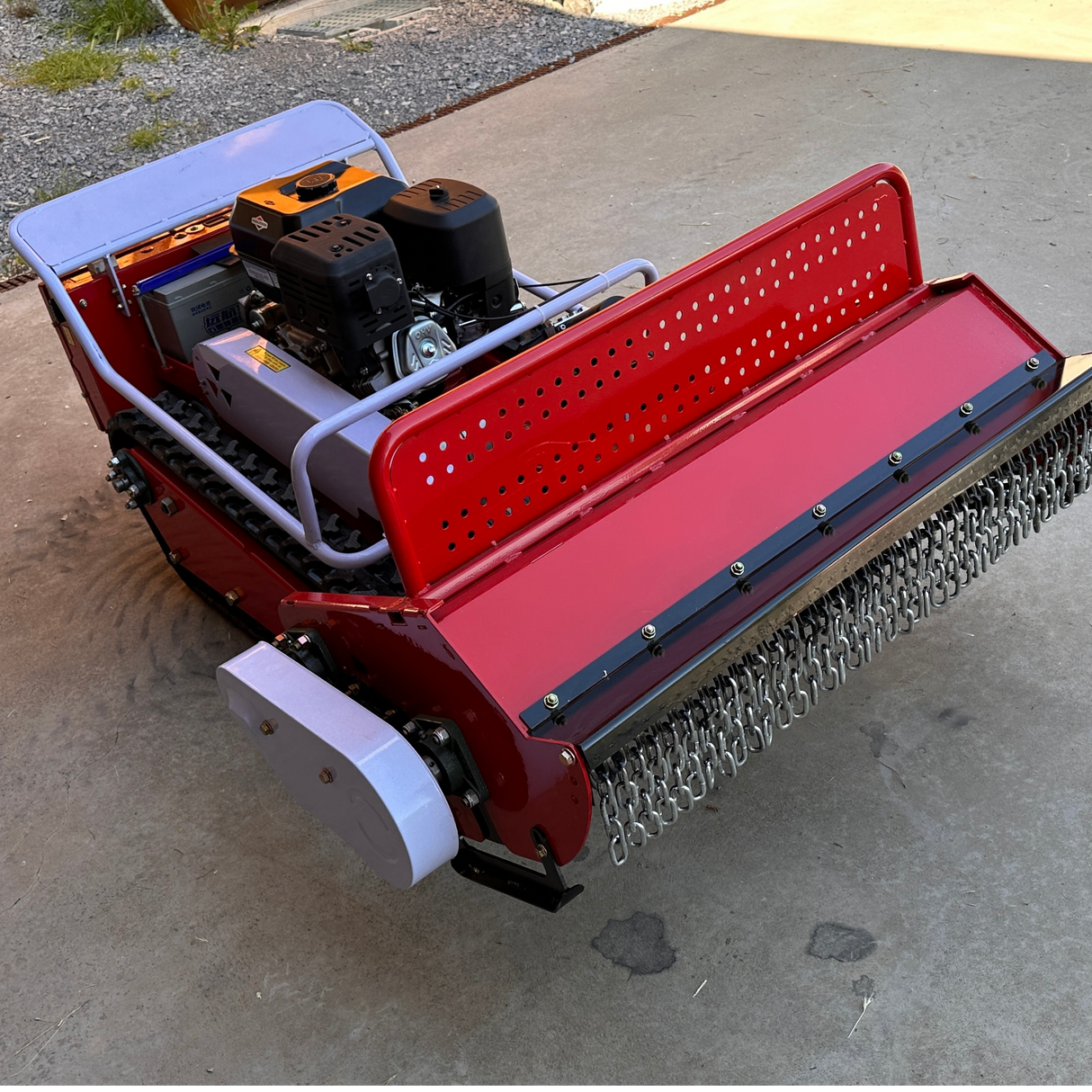 Tondeuse Débroussailleuse à Chenilles Télécommandée Hybride – ROKAVADOR