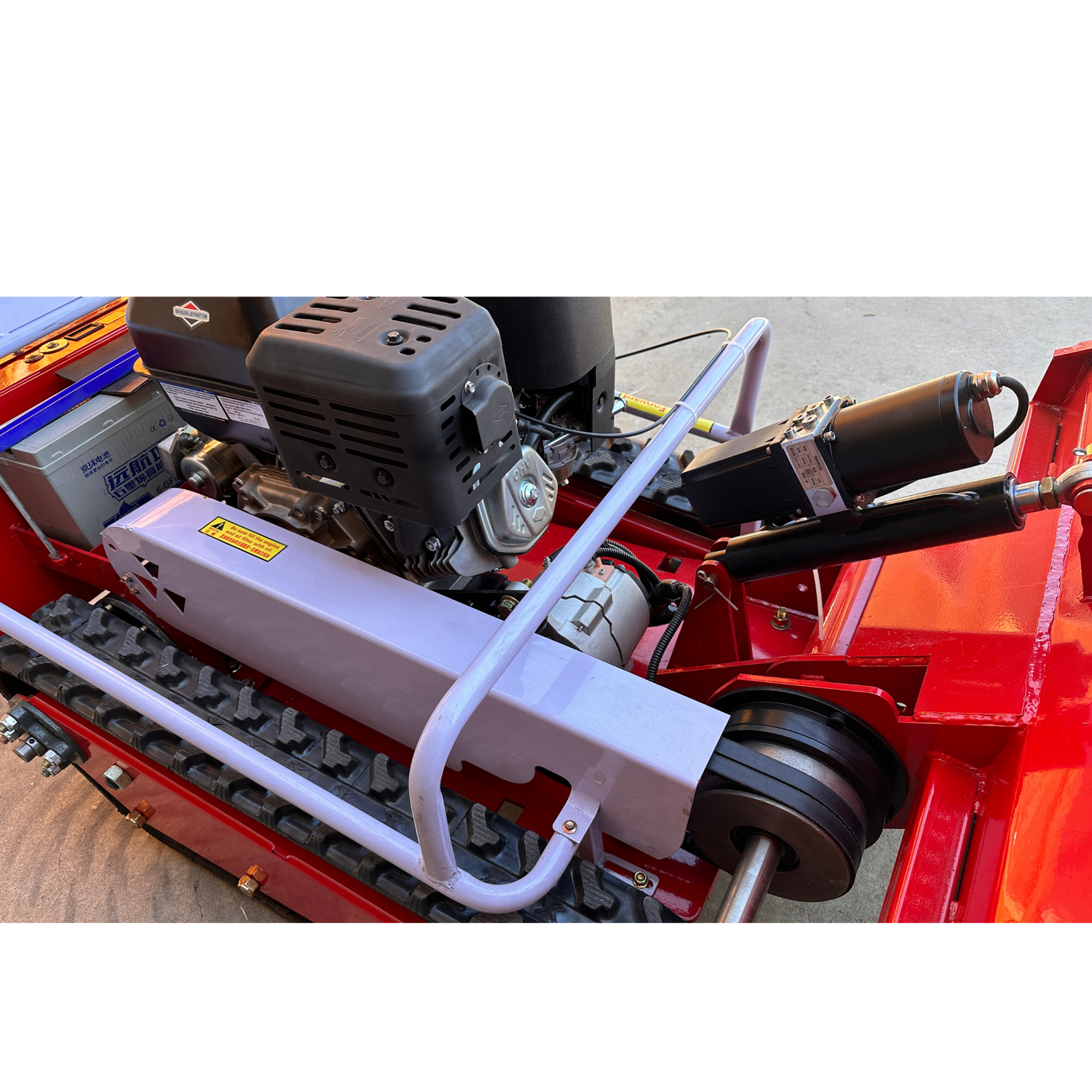 Tondeuse Débroussailleuse à Chenilles Télécommandée Hybride – ROKAVADOR