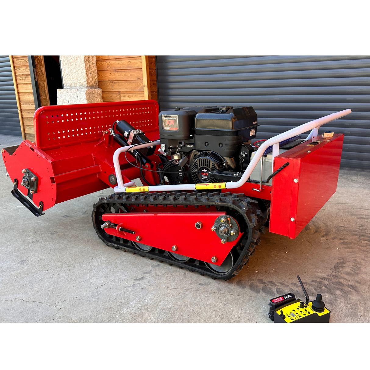 Tondeuse Débroussailleuse à Chenilles Télécommandée Hybride – ROKAVADOR