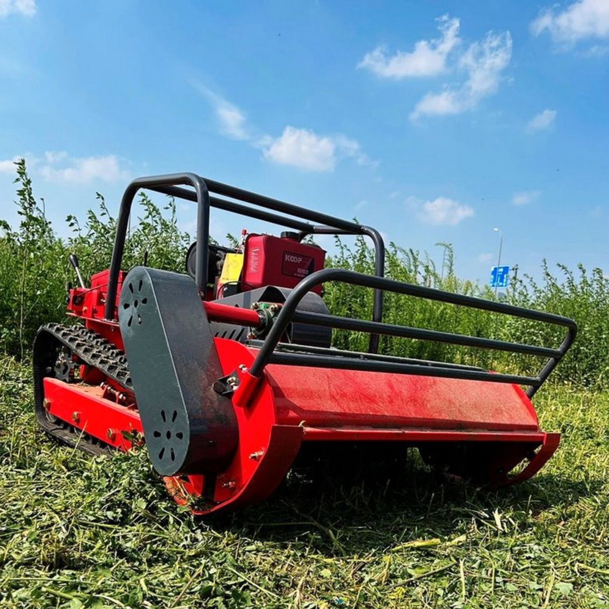 Tondeuse Débroussailleuse à chenilles télécommandée hybride DIESEL ROKAJABBA