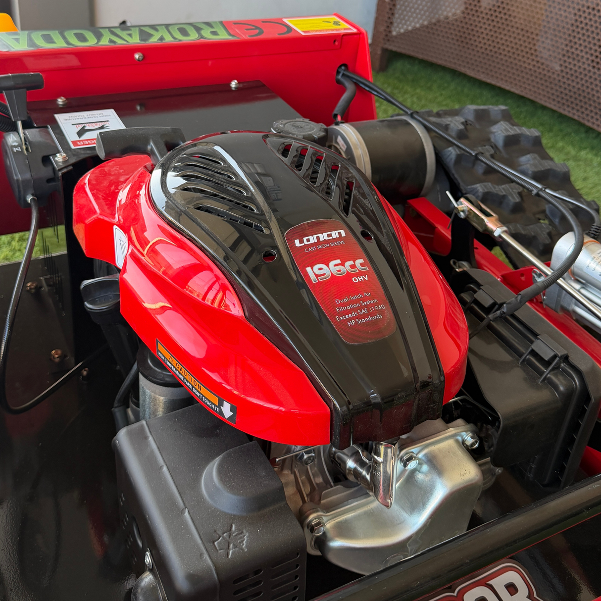 Tondeuse à Chenilles Télécommandée Hybride – ROKAYODA